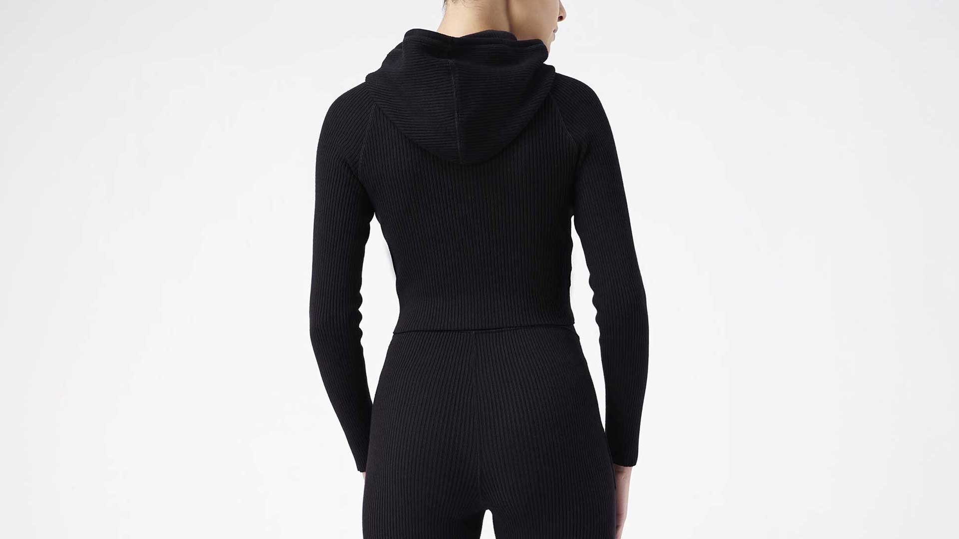 Black crop hoodie